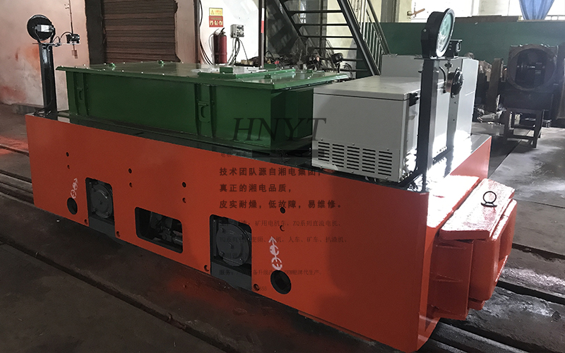 中国矿大定制的无人驾驶锂电蓄电池电机车发货