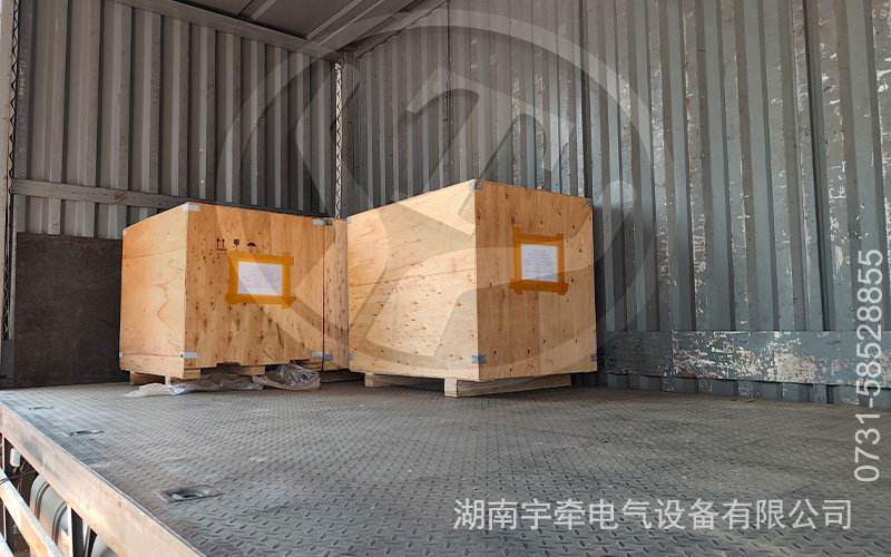 矿用湘潭电机车配件出口海外 1.jpg